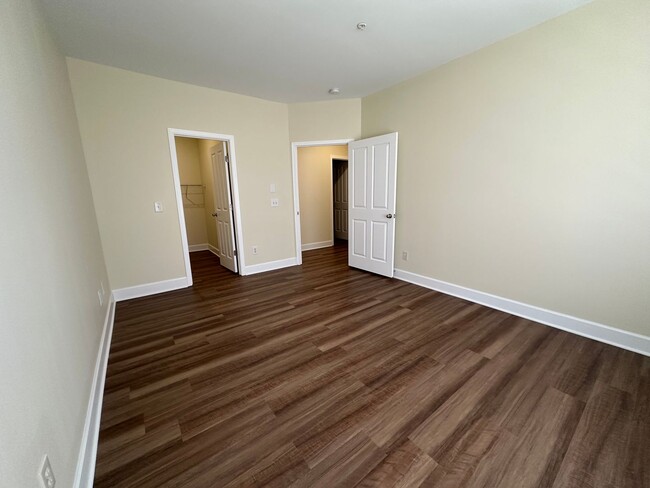 Building Photo - Lenox Village Condo!  Newly Renovated 2 Be...