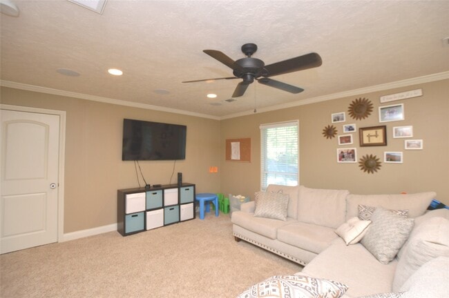 Building Photo - 2 Woodhaven Wood Ct