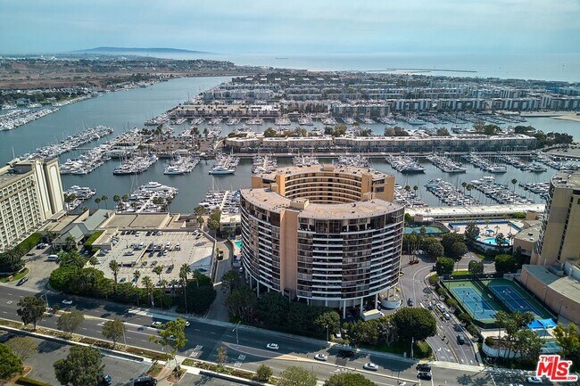 Building Photo - 4337 Marina City Dr