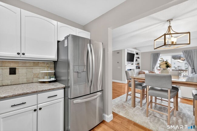 Building Photo - 3200 Madison Ave