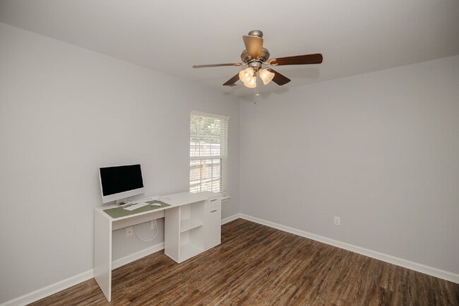Building Photo - Charming 3-Bedroom Goose Creek Home with Attached Garage
