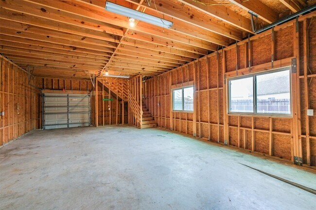 Building Photo - 6811 Gonzales Pt