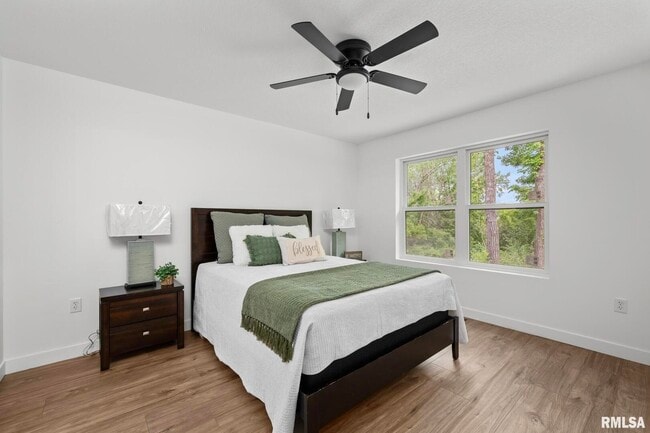 Building Photo - 813 WILLIAMS Way