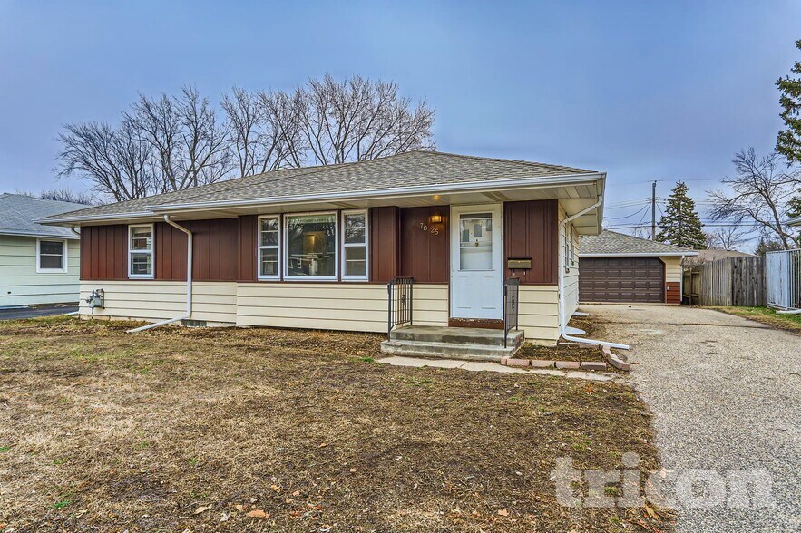 Building Photo - 7025 15th Ave S