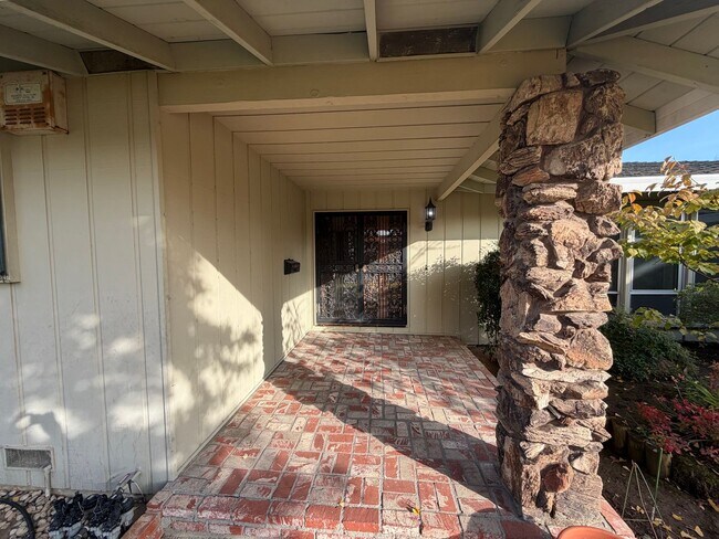 Building Photo - 3 Bedroom | 2 Bathroom | Single-Family Home in Sacramento