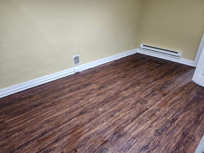 Building Photo - Charming 3BR Townhome in Baltimore