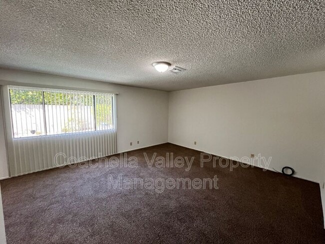 Building Photo - 567 N Hermosa Dr