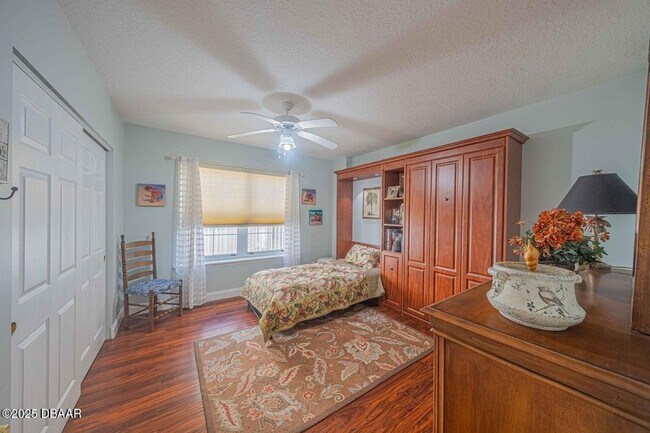 Building Photo - 4650 Links Village Dr
