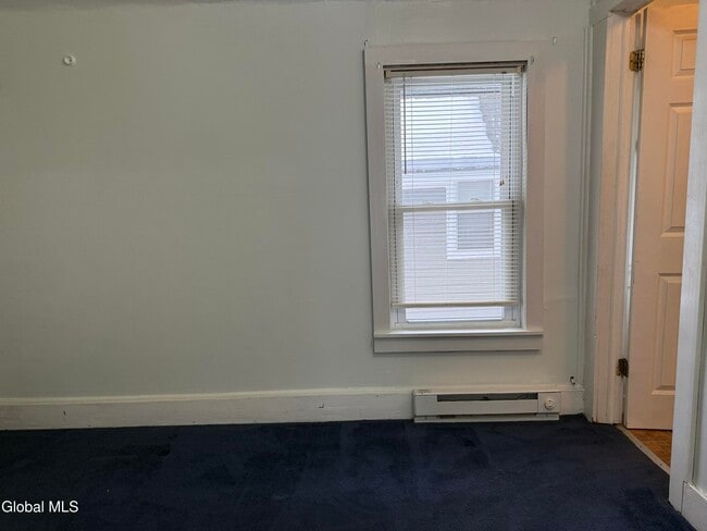 Building Photo - 172 Kingsboro Ave