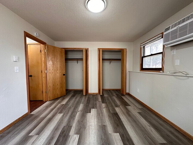 Building Photo - Regal Landing IIII