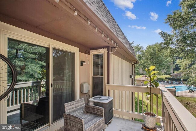 Building Photo - 8505 Barrington Ct