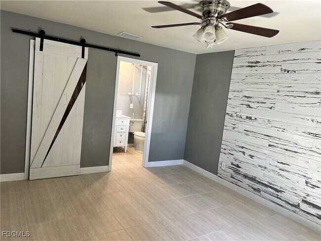 Building Photo - 1412 NE Van Loon Terrace