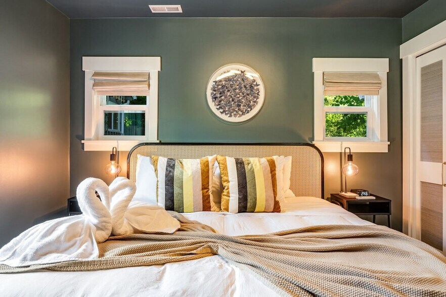 Building Photo - 8515 29th Ave NW