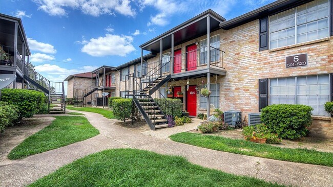 Building Photo - 16339 Stuebner Airline Rd