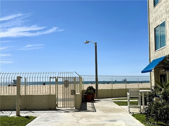 Building Photo - 711 Pacific Coast Hwy