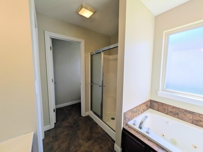 Building Photo - 2601 Quartz Ln
