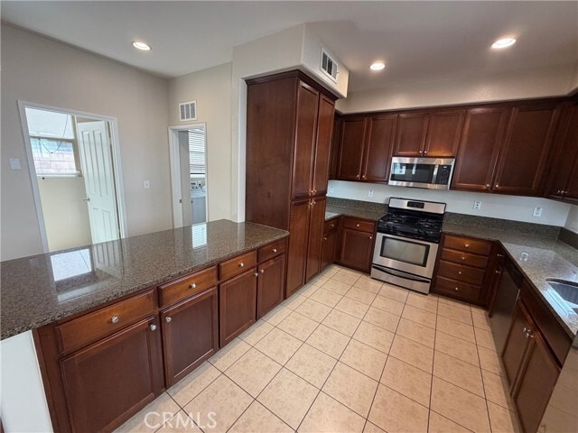 Building Photo - 425 Merced Ct