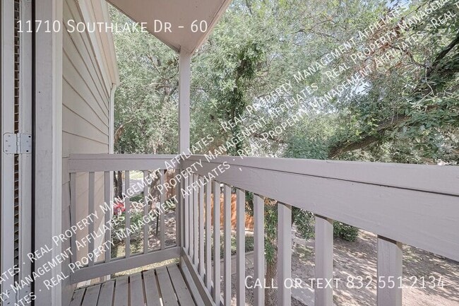 Building Photo - 11710 Southlake Dr
