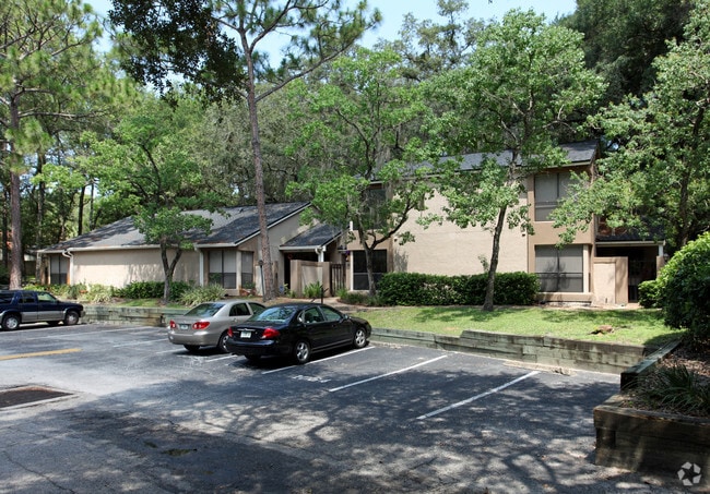 Building Photo - Village Townhomes