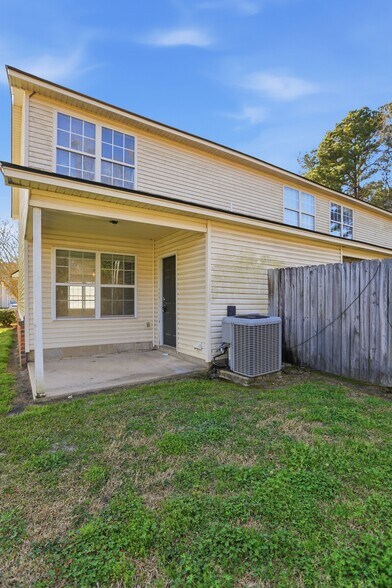 Building Photo - 4060 Cedars Pkwy