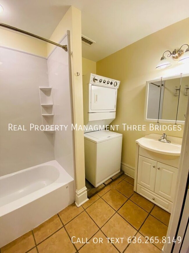 Building Photo - 2219 McNair Ave
