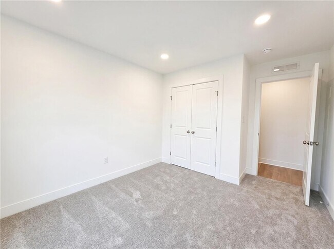 Building Photo - 317 Palisade Wy