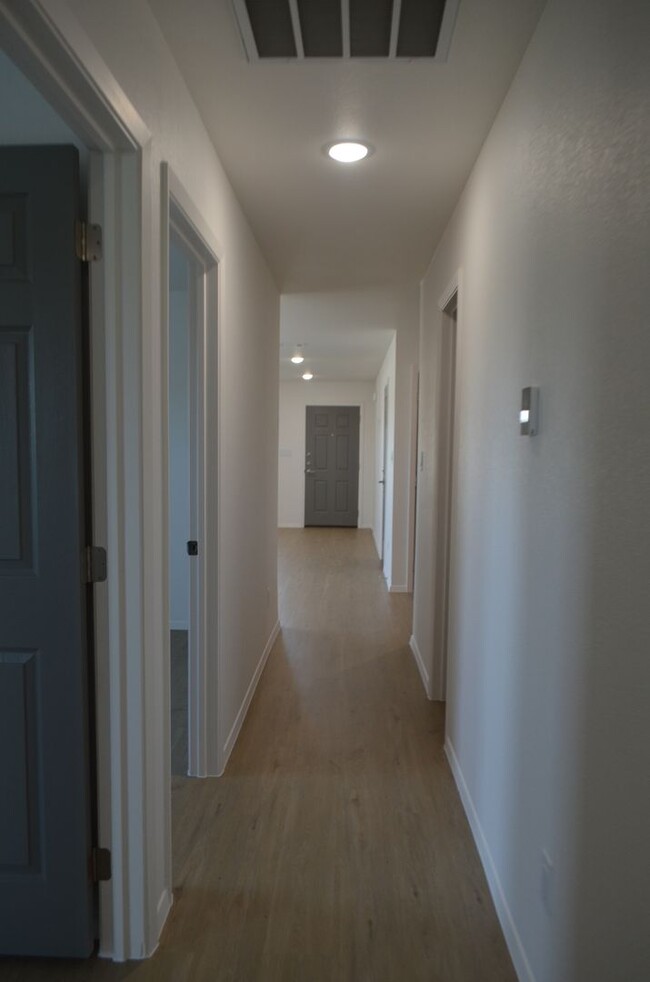 Building Photo - 971 Cline Dr