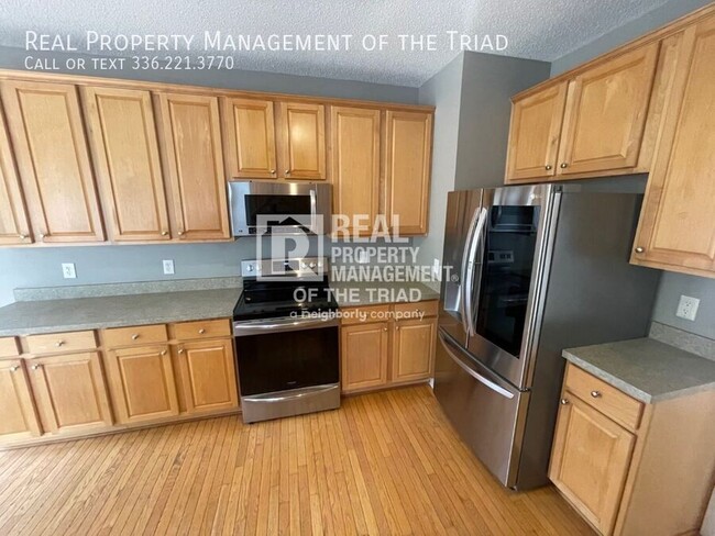 Building Photo - *Move In Special* Spacious 4 Bedroom-3 Bat...