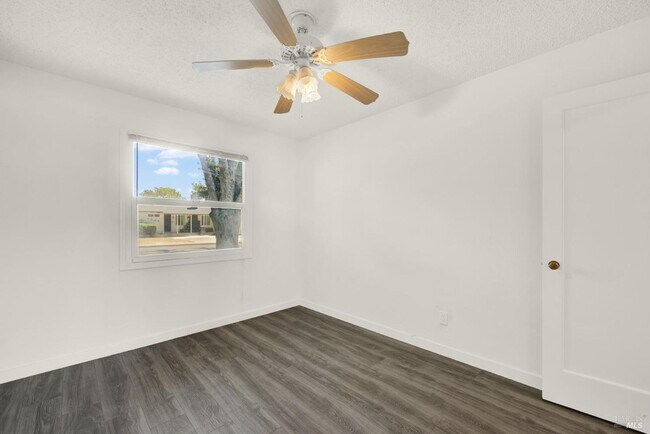 Building Photo - Salling - 1421 Clay Street