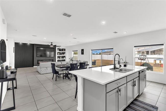 Building Photo - 132 Citrine Lp