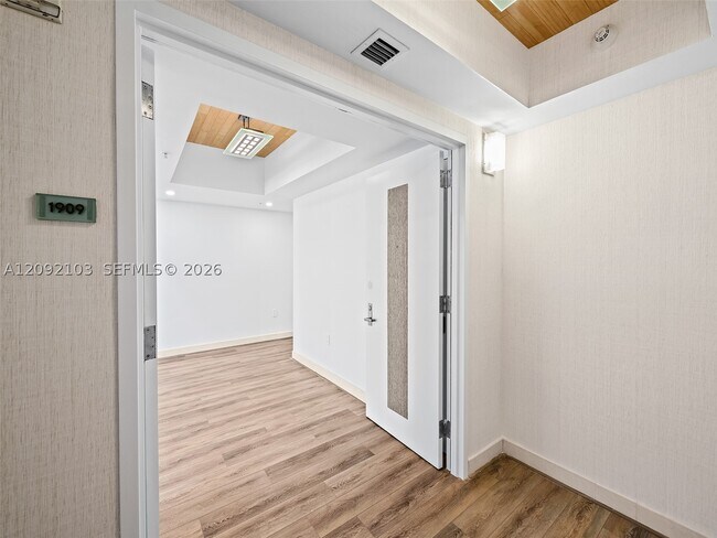 Building Photo - 333 Las Olas Way
