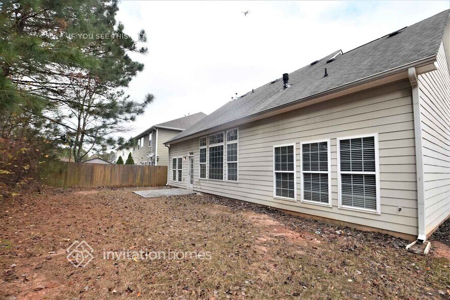 Building Photo - 490 Roland Manor Dr