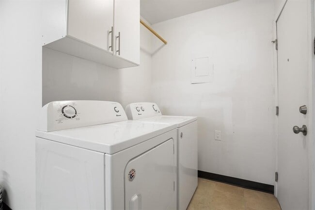 Building Photo - 1212 Dunstan Dr