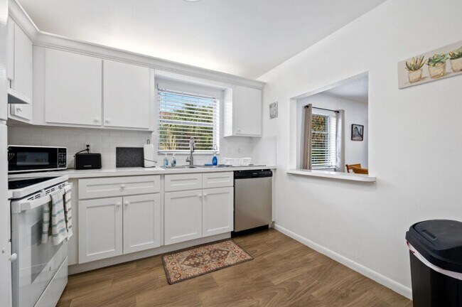 Building Photo - 308 Southwind Ct