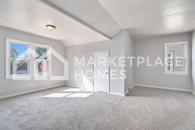 Building Photo - 20410 Hull St