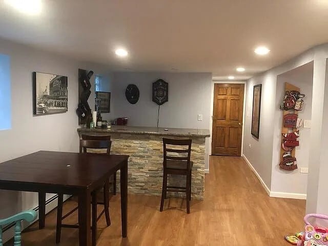 Building Photo - 5106 W Sunnyside Ave