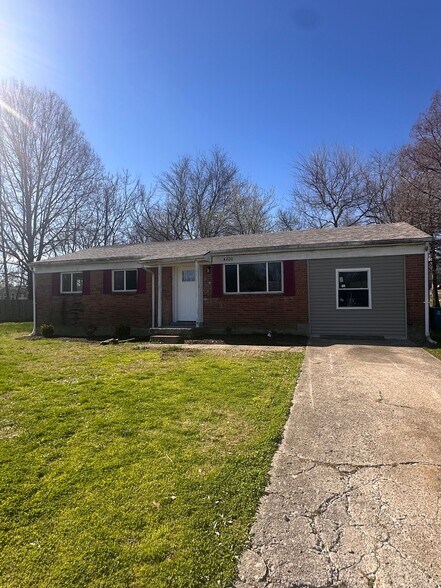 Building Photo - 4200 Narcissus Dr
