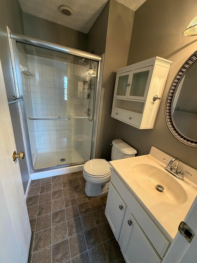 Building Photo - 8735 Olenbrook Dr