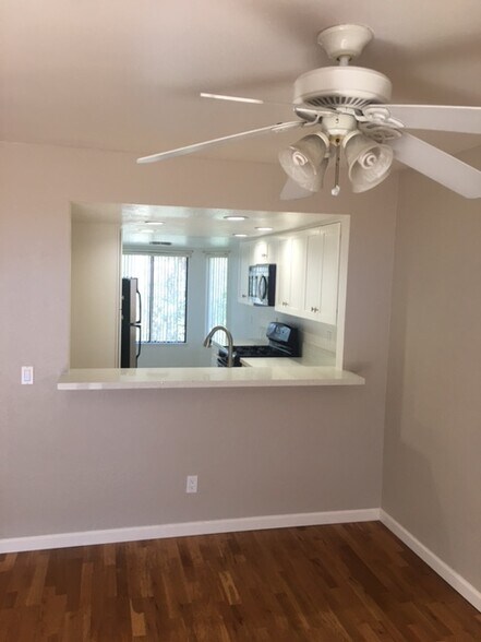 Building Photo - 9919 Paseo Montril