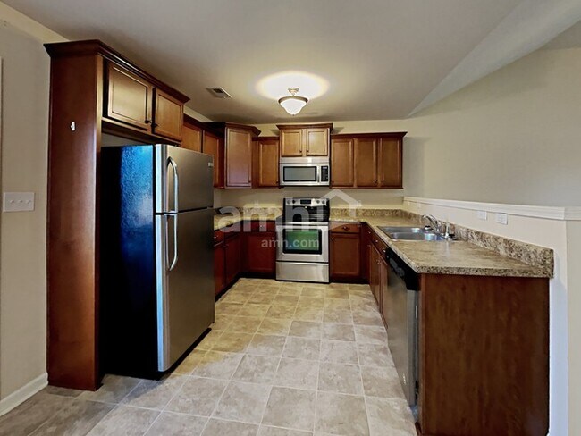 Building Photo - 2009 Slayton Dr