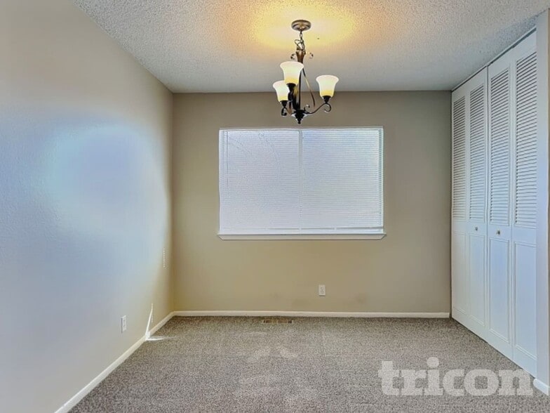 Building Photo - 1270 Kings Row