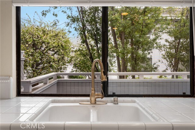 Building Photo - 3 Kamalii Ct