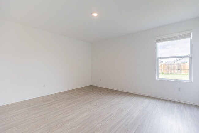 Building Photo - 331 Ambush Ridge
