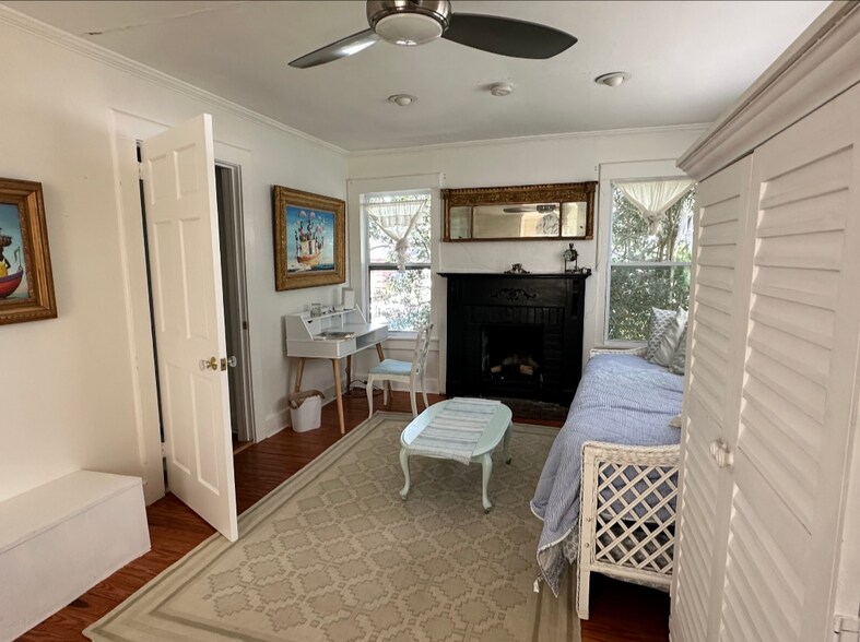 Bedroom 1 - 403 E 53rd St