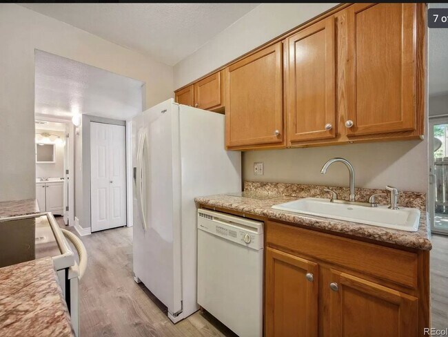 Building Photo - Charming 1-Bedroom Apartment in Denver – P...