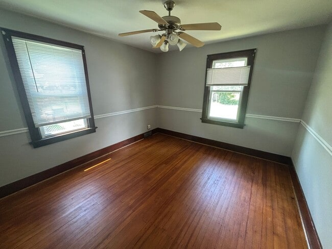Building Photo - Very nice 2 bedroom