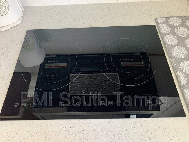 Building Photo - 701 S 26th St