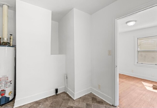 Building Photo - Sleek and Newly Renovated  3 Bedroom 1 Bat...