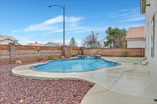 Building Photo - Desirable 4 Bedroom Home with Pool near Summerlin!