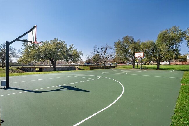 Building Photo - 15150 Galena Dr